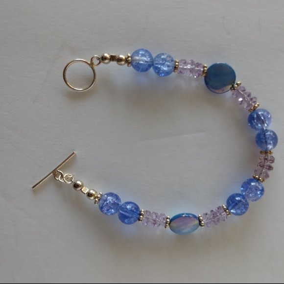 Purple Beaded Bracelet with Periwinkle Shells Handmade 7.5 Inches - Picture 16 of 16